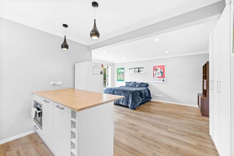 211 Royal Road Massey_7