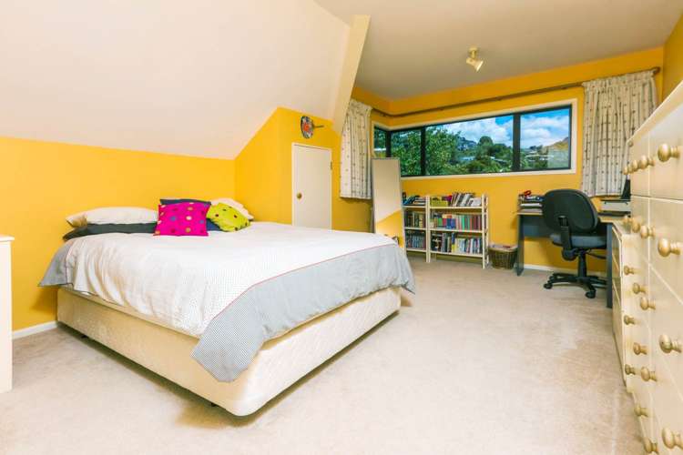 1 Stitchbird Close Murrays Bay_17