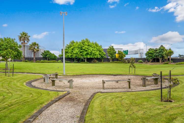 B11/71 Spencer Road Oteha_33