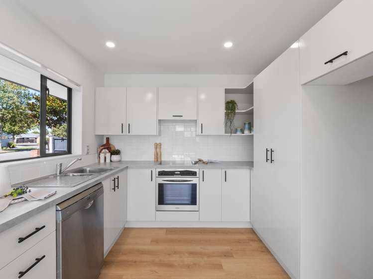 40 Travis Country Drive Burwood_6