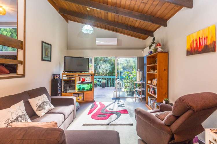 15 Karapiti Place Glen Eden_2