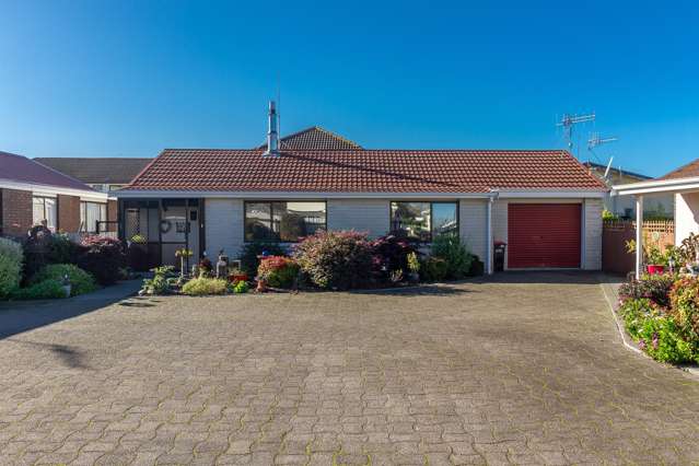 Pristine Modern Living - Ready To Enjoy