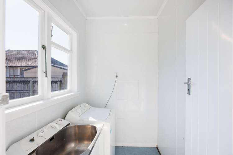657 Featherston Street Roslyn_14