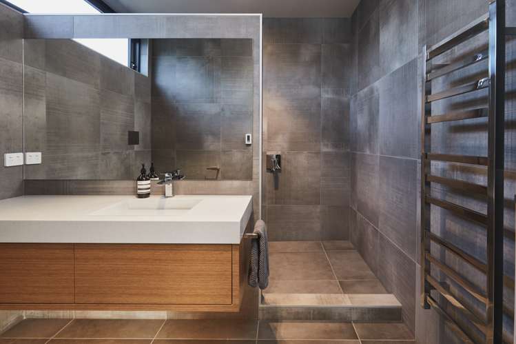 69 Waikawa Road Picton_13