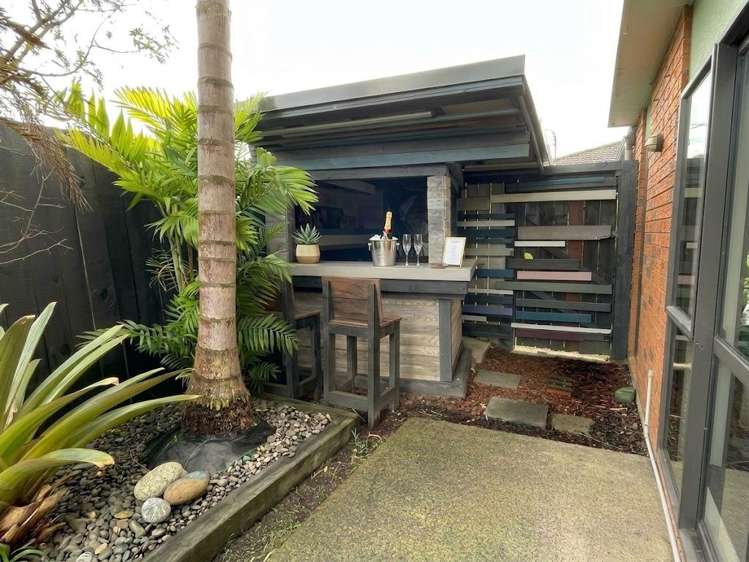 81 Royal Road Massey_3