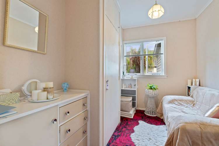 5 Lyons Avenue Murrays Bay_10