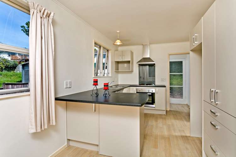 7 Tahu Crescent Sunnynook_8