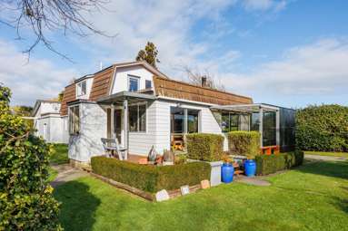 1366 Rangiotu Road_4