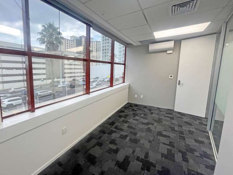 Level 1/22 Amersham Way Manukau_4