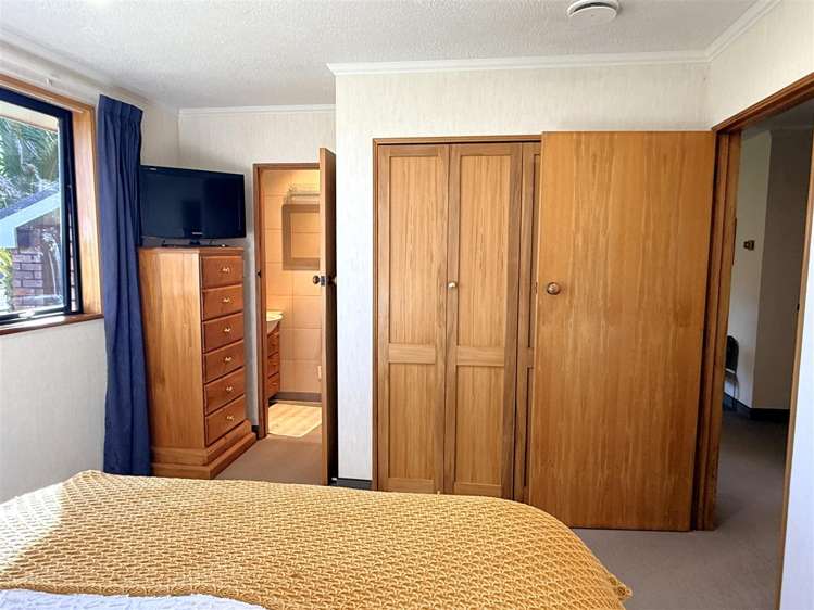 12 Keith Road Paroa_14