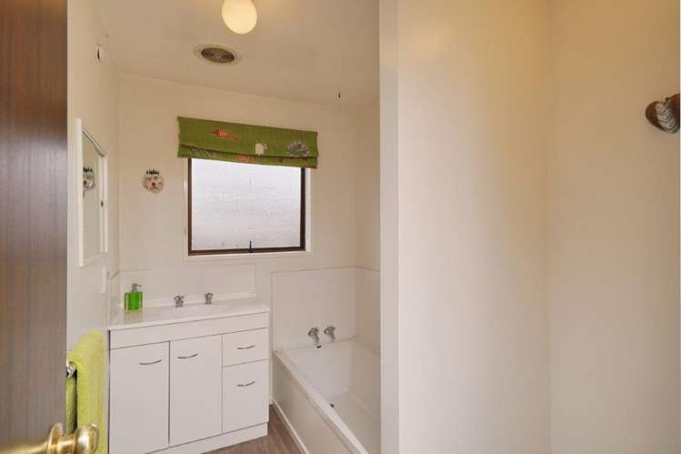 34 Laing Crescent Heathcote Valley_16