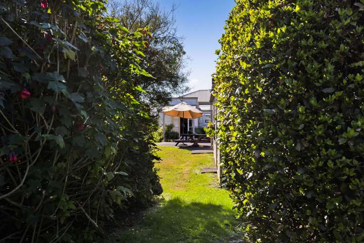 77 Swansea Road Stratford_32