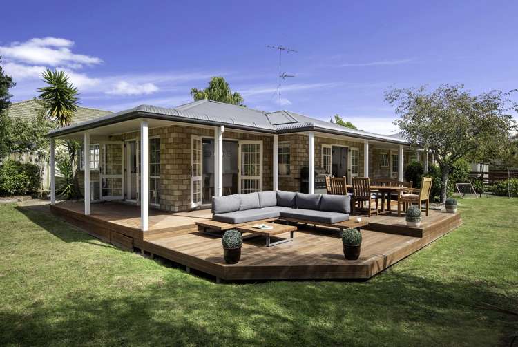 26 Bernie Edwards Place Botany Downs_18