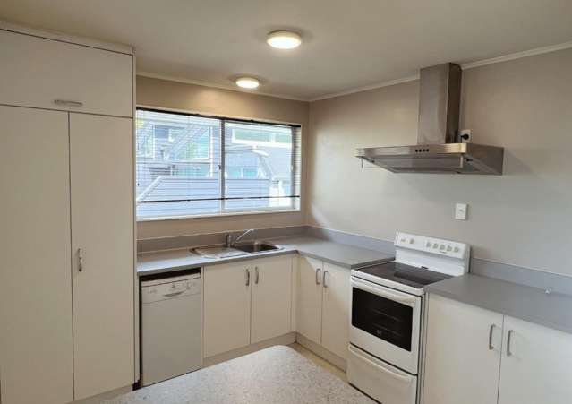 1235A Victoria Street 3295_4