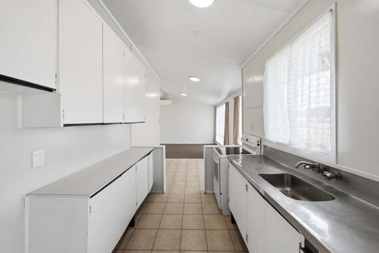 6 Comet Crescent Mangere_3