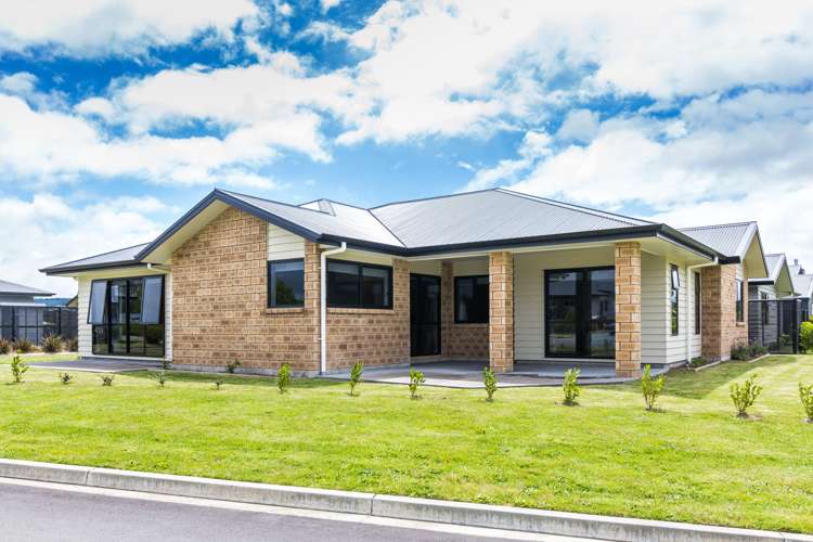 16 Noumea Drive Rangatira Park_0