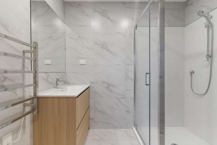 8/10 Orchid Place Te Atatu South_5