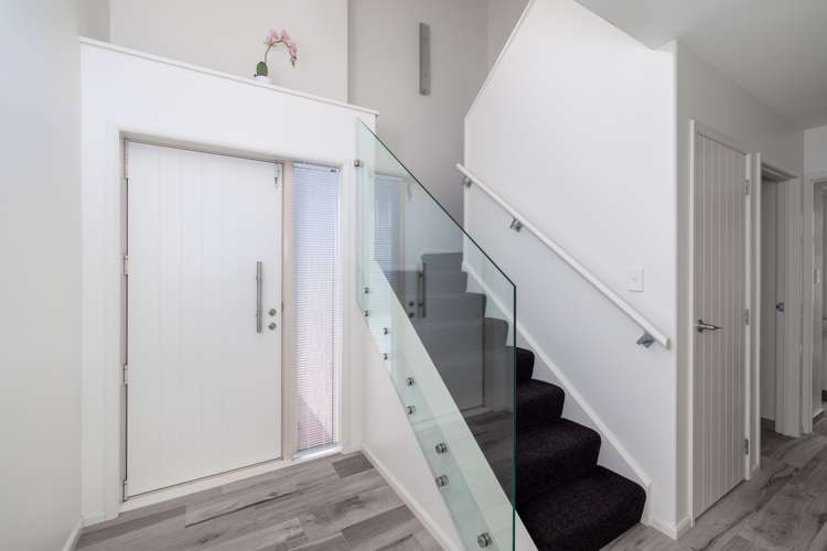 6 Titirangi Crescent Parklands_8