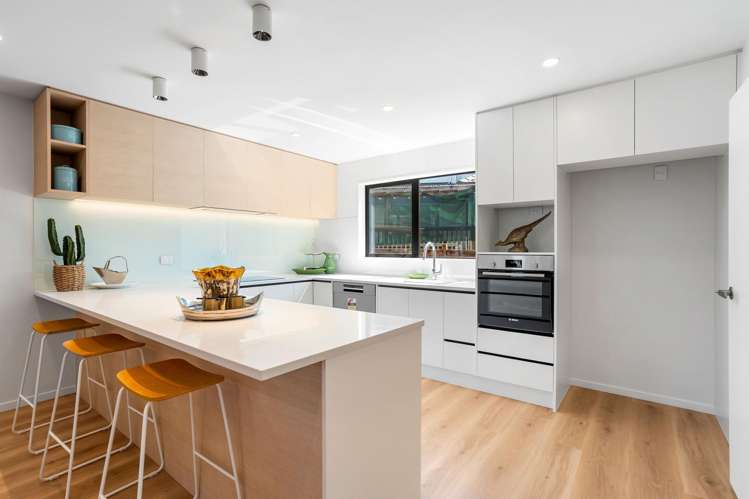 9/26 Morton Avenue Forrest Hill_2