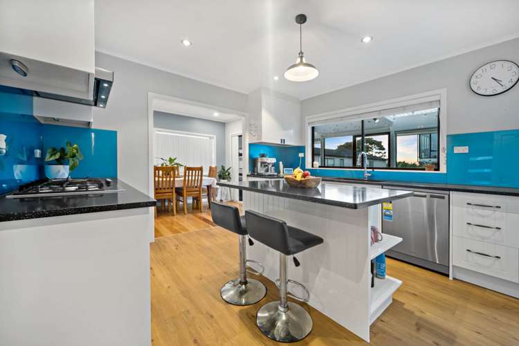 7 Netherlands Avenue Kelston_6