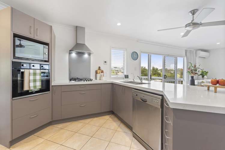 1 Neaptide Close Red Beach_4