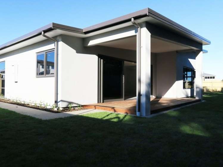 25 Nadine Stanton Drive Bell Block_2