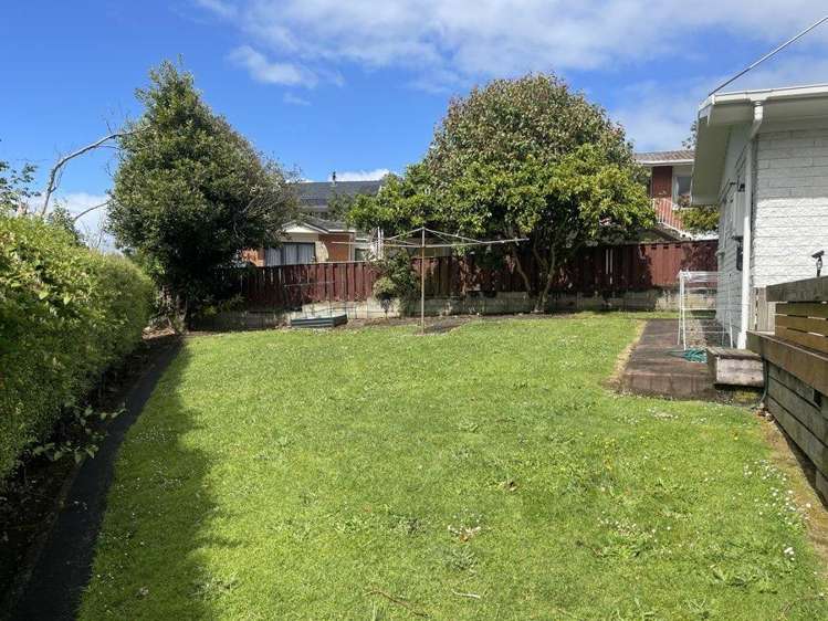 17B Russleigh Drive 1057_17