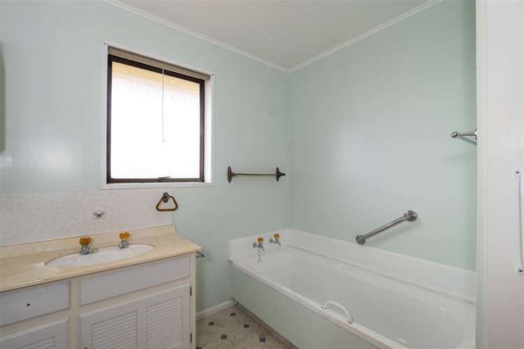 87 Creek Road Allenton_9