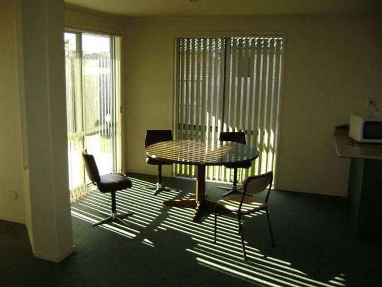 17 Nobleman Place Hamilton East_2