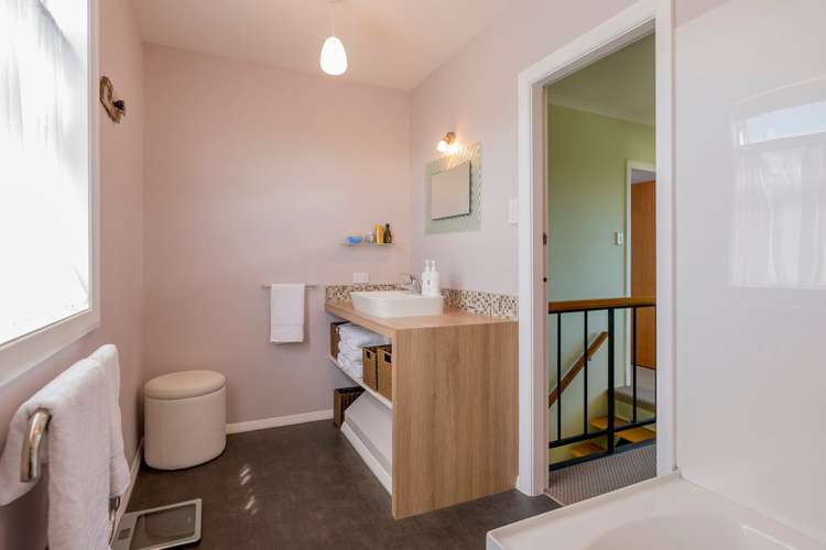 127 Renown Road Raumati South_11