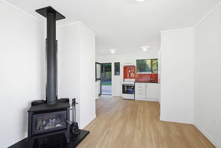 48 Cardiff Crescent Cannons Creek_7