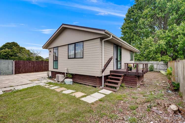 25 & 25A Paul Crescent Fairfield_12