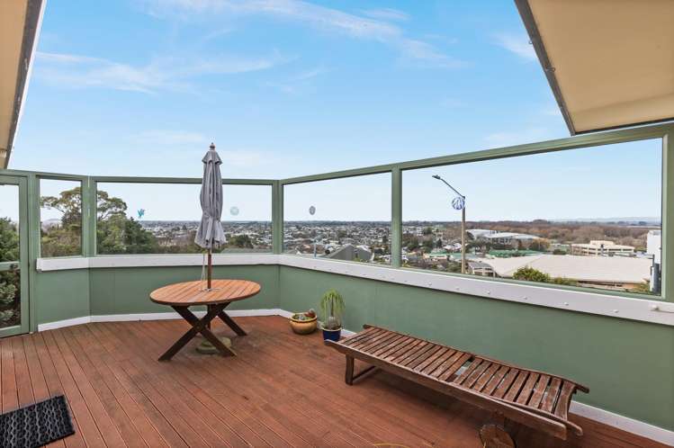 2/89 Churchill Drive Taradale_10