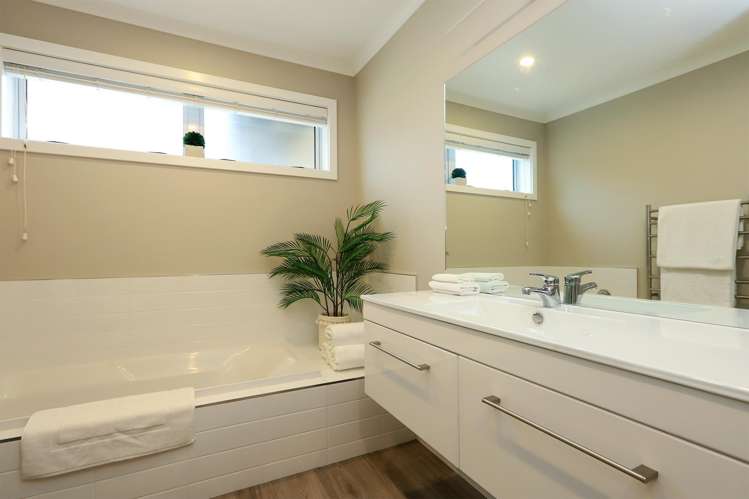 4e Read Crescent Clive_12