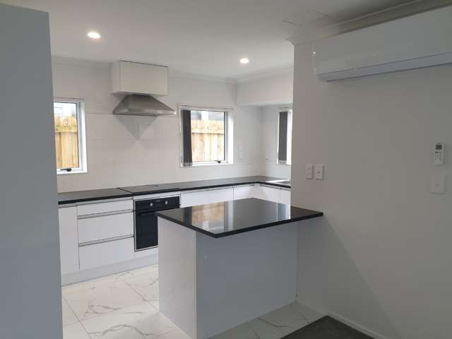 2/14 Buller Crescent 10686_1