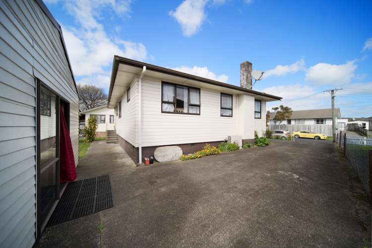 17 Antrim Crescent Otara_11