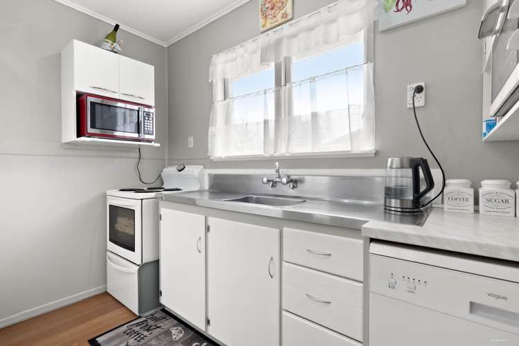 23 Hobart Crescent Wattle Downs_3