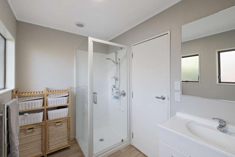 98 Coopers Road Gate Pa_10