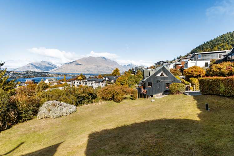 9 and 10/64 Goldfield Heights Queenstown_7