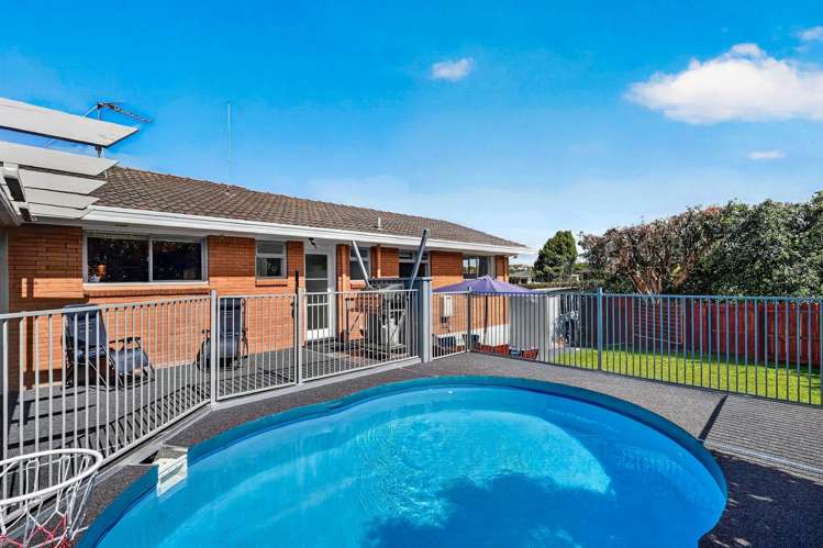 92 Rosario Crescent Red Beach_8