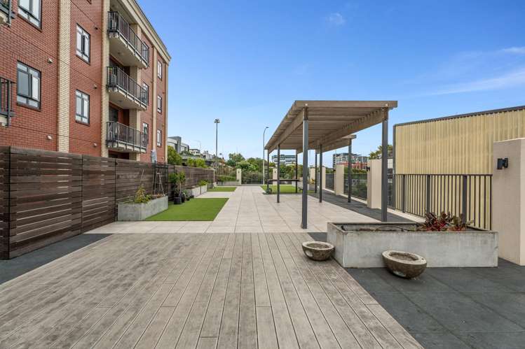 GD/23 Upper Queen Street Auckland Central_15