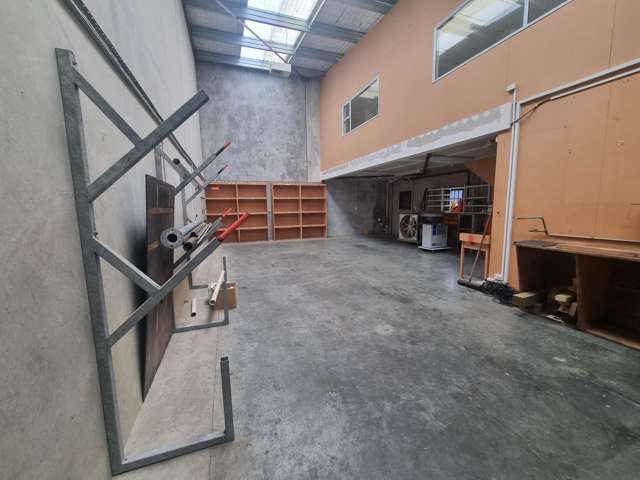 1/98 Main Road Tawa_3