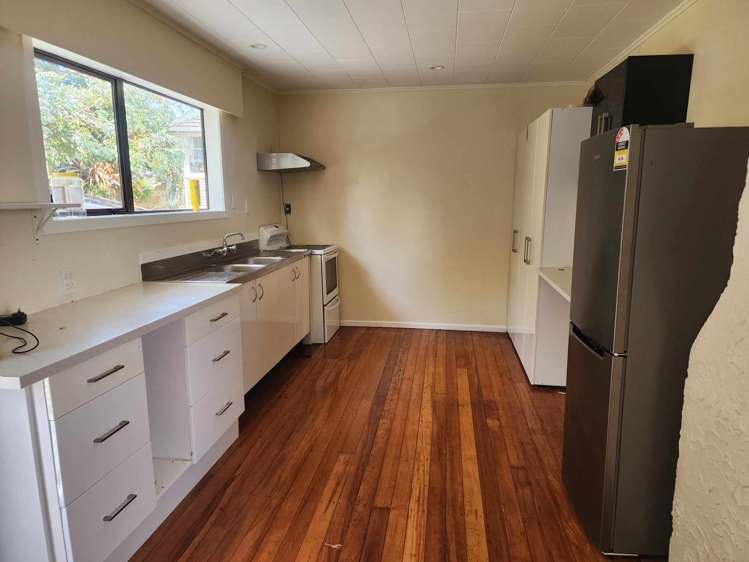 13 Martin Street Porirua East_3