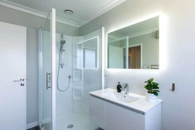17 Catalina Crescent Burleigh_24