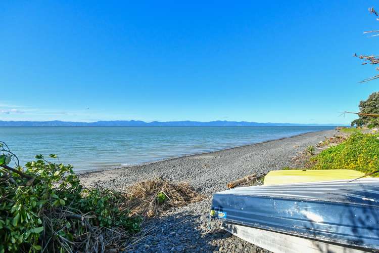 1820 East Coast Road Whakatiwai_24