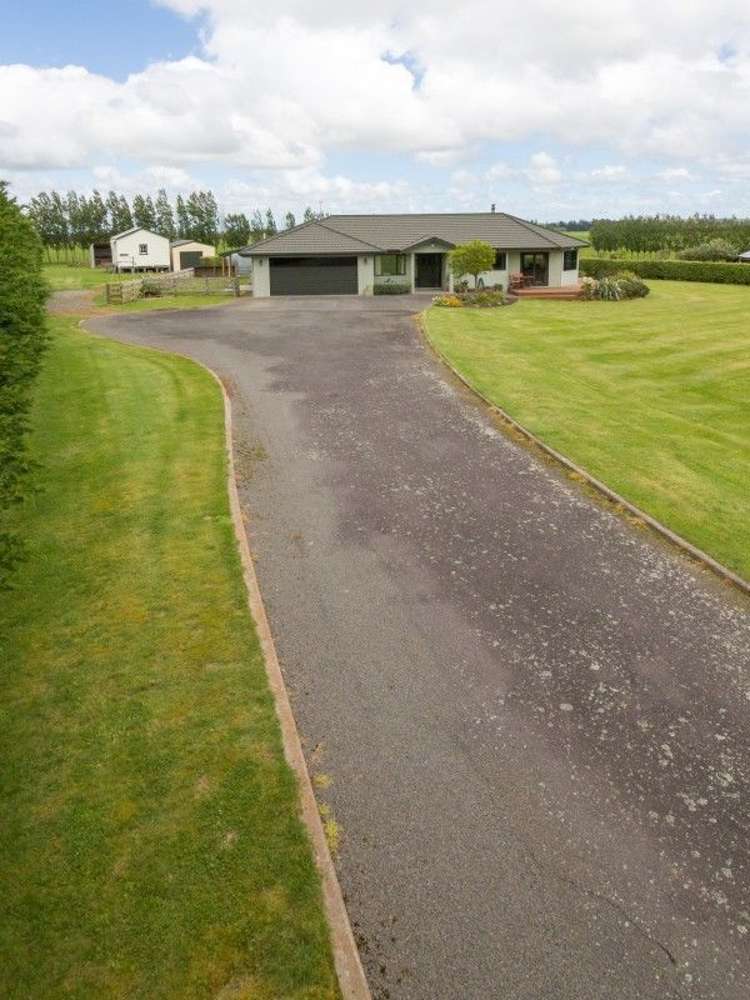 99 Spur Road West Feilding_25