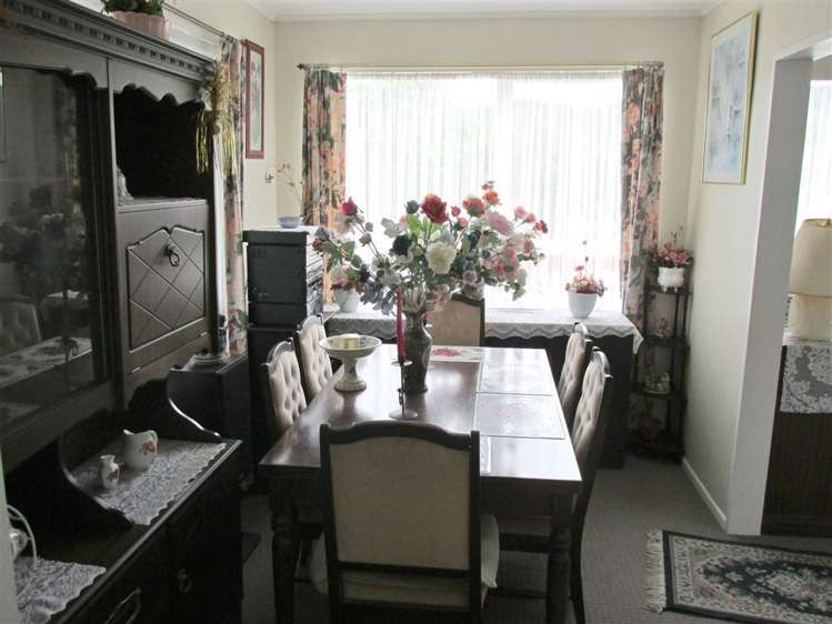 10 Kumeroa Grove Wainuiomata_5