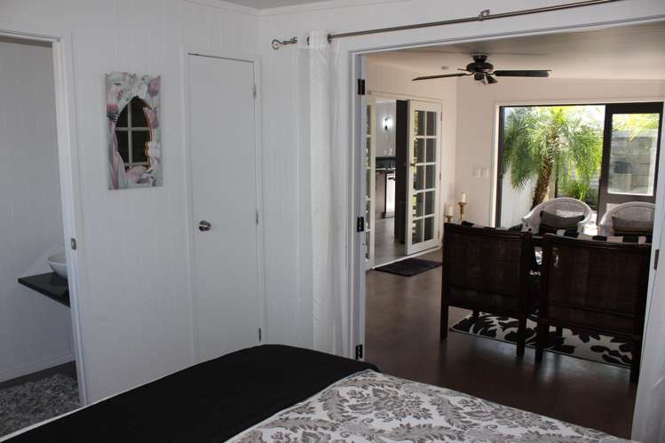 137 The Fairway Matarangi_14