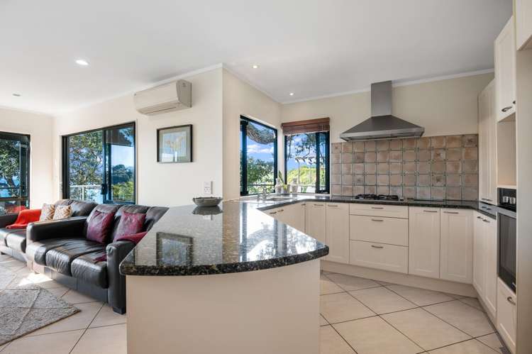 155 Ocean View Road Oneroa_25