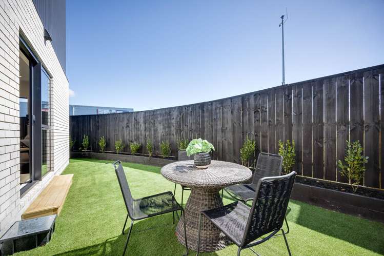 96 Bluebird Crescent Unsworth Heights_11